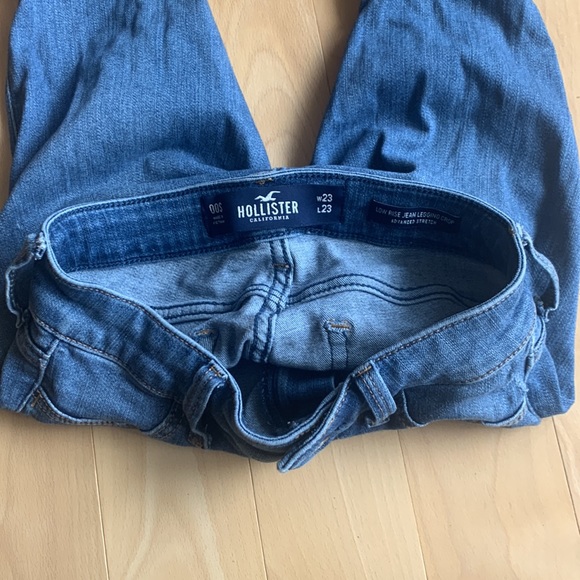 Hollister size US 00 (23 W 23 L) ripped blue jeans - Picture 4 of 4